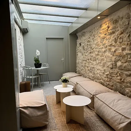 Gasthuis La Demeure De La Cite By Jean Bacou *